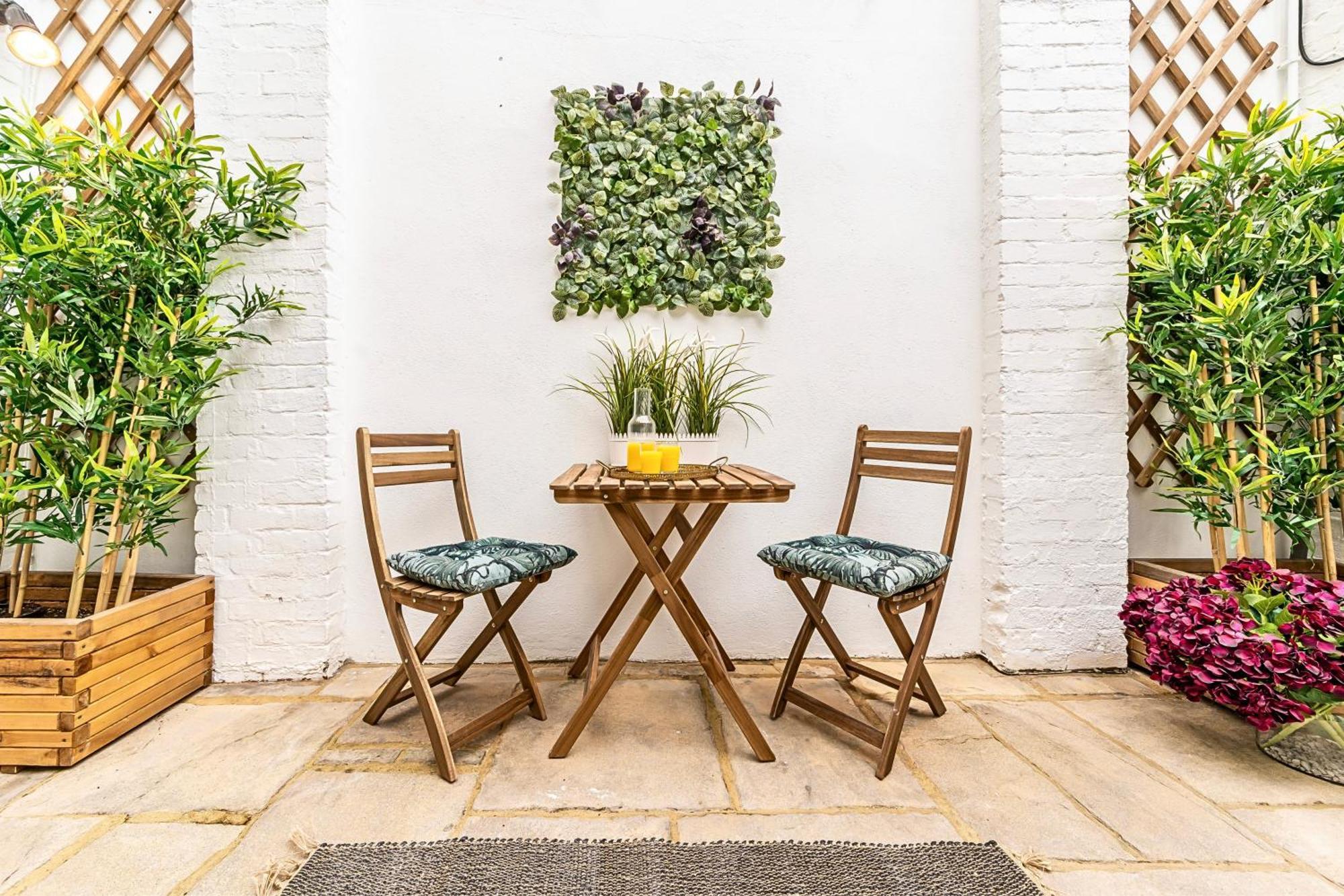 The Secret Kensington Garden Mews-2 Bedroom Full House-2 Train Lines- Spacious-Kings Road- Harrods -Chelsea Stadium-Private Small Patio Londra Exterior foto