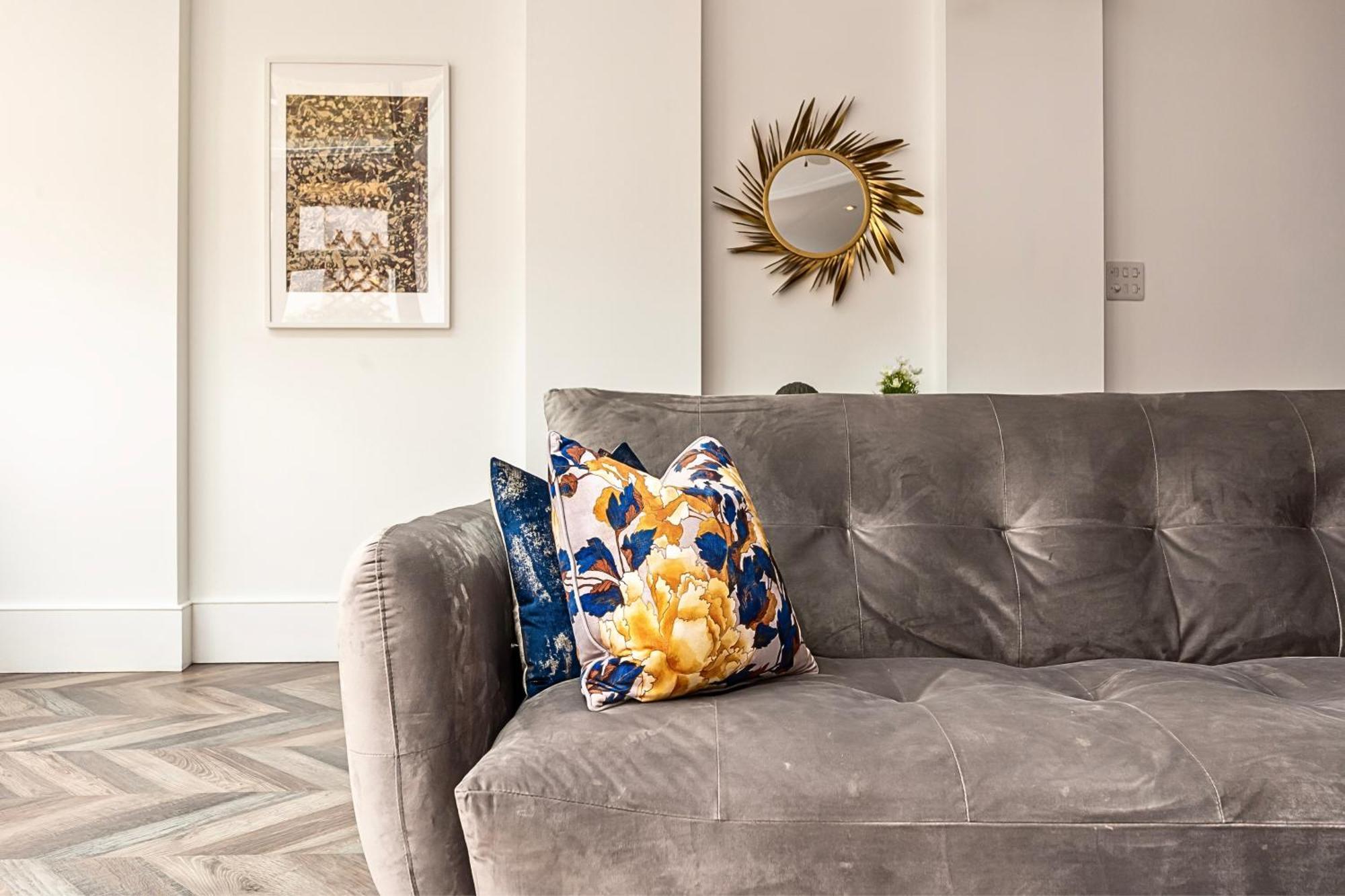 The Secret Kensington Garden Mews-2 Bedroom Full House-2 Train Lines- Spacious-Kings Road- Harrods -Chelsea Stadium-Private Small Patio Londra Exterior foto