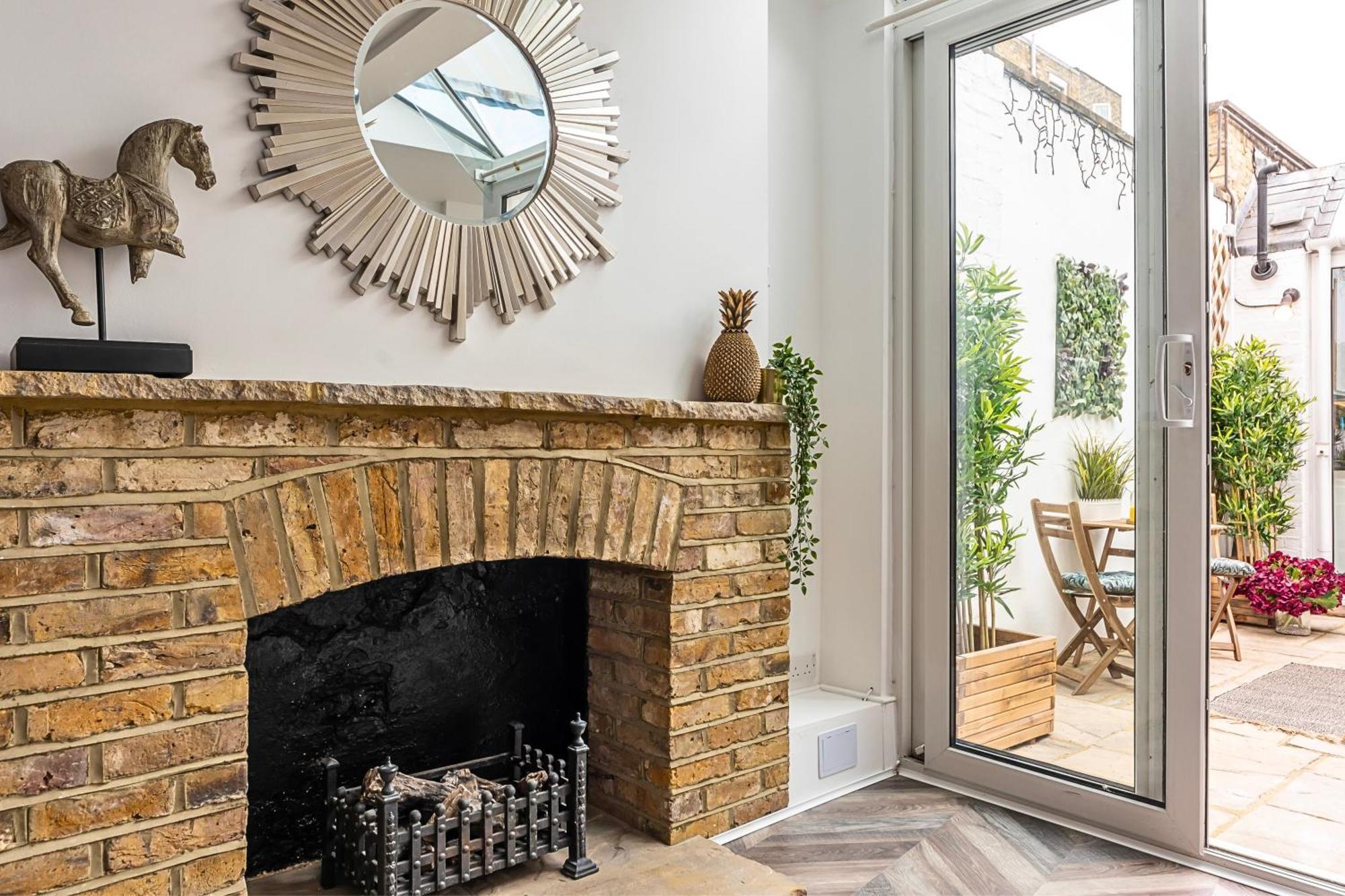 The Secret Kensington Garden Mews-2 Bedroom Full House-2 Train Lines- Spacious-Kings Road- Harrods -Chelsea Stadium-Private Small Patio Londra Exterior foto