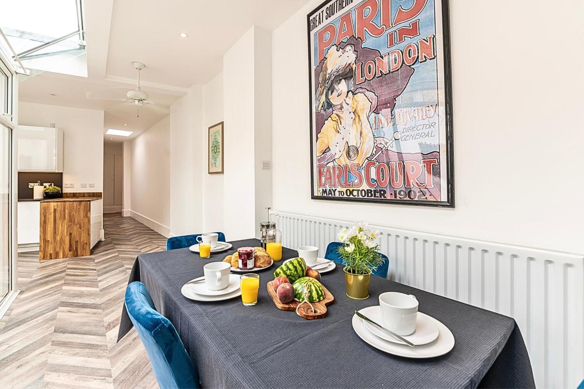 The Secret Kensington Garden Mews-2 Bedroom Full House-2 Train Lines- Spacious-Kings Road- Harrods -Chelsea Stadium-Private Small Patio Londra Exterior foto